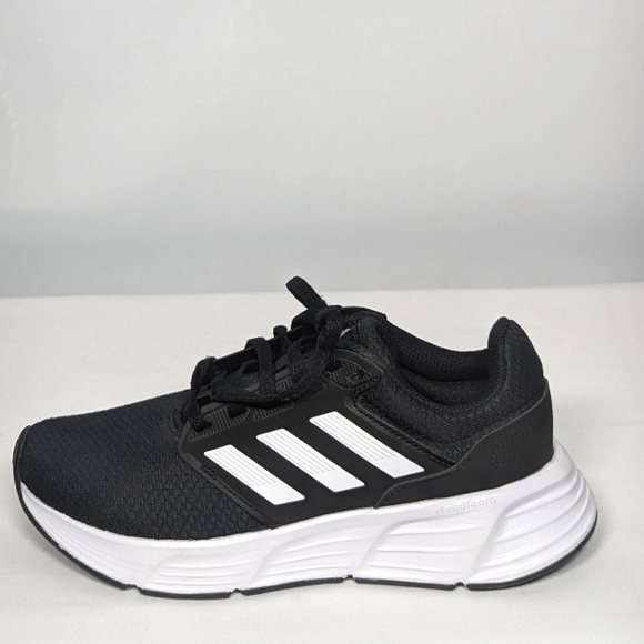NEW adidas Womens Galaxy Q Training Shoes Sz 6 black/white - Picture 1 of 4